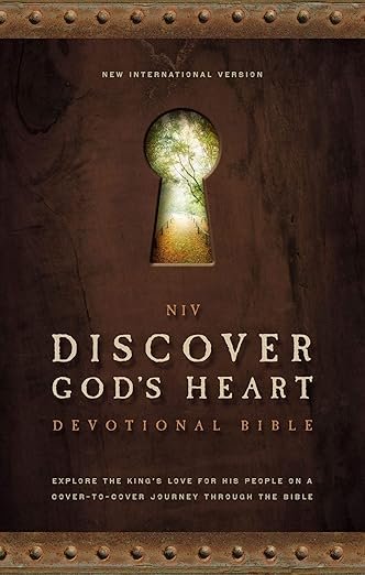 NIV, Discover God's Heart Devotional Bible, Hardcover: Explore the King's Love for His People on a Cover-to-Cover Journey Through the Bible