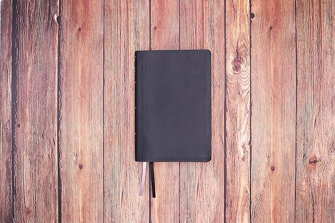 NIV, Thinline Reference Bible (Deep Study at a Portable Size), Large Print, Bonded Leather, Black, Red Letter, Comfort Print - Image 2