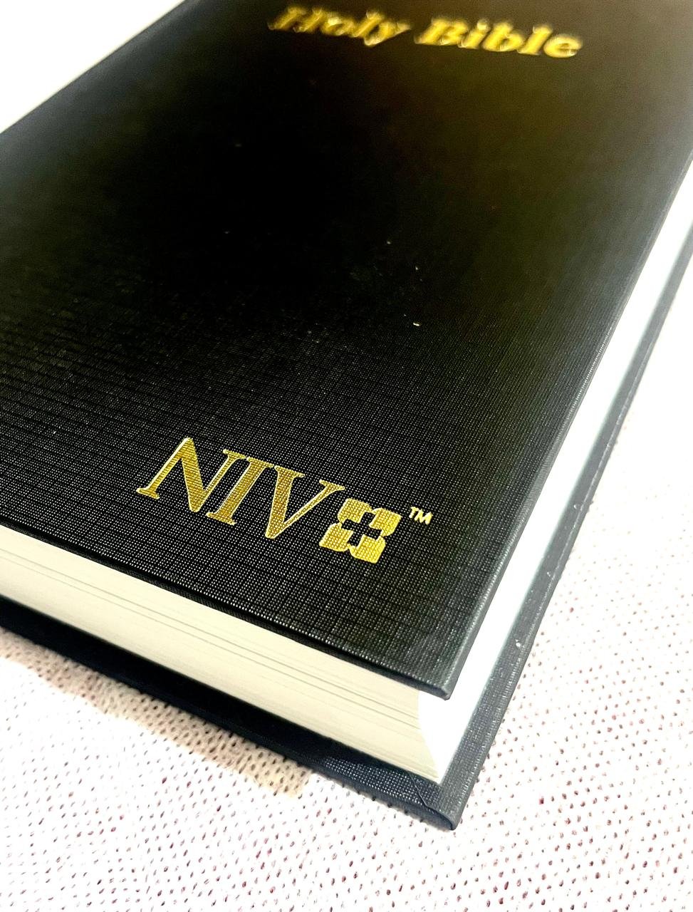 NIV Giant Print Black - Image 2