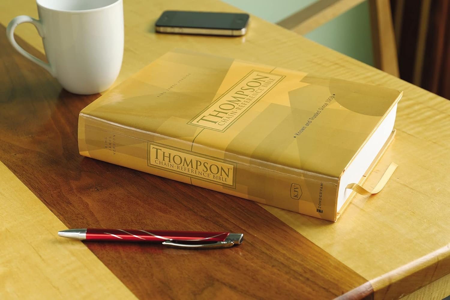 KJV, Thompson Chain-Reference Bible, Hardcover, Red Letter - Image 2