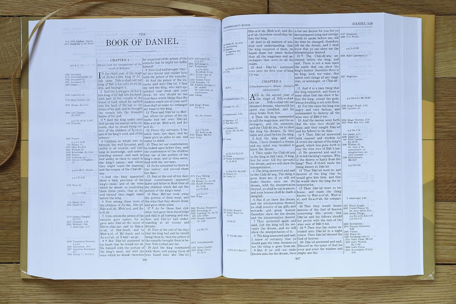 KJV, Thompson Chain-Reference Bible, Hardcover, Red Letter - Image 4