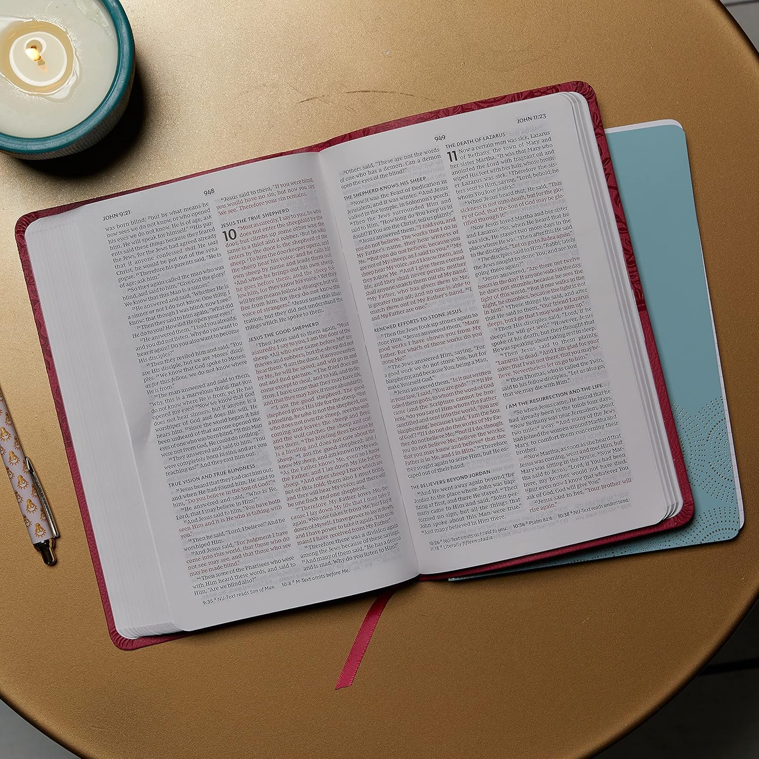 NKJV, Value Thinline Bible, Leathersoft, Burgundy, Red Letter, Comfort Print: Holy Bible, New King James Version - Image 5